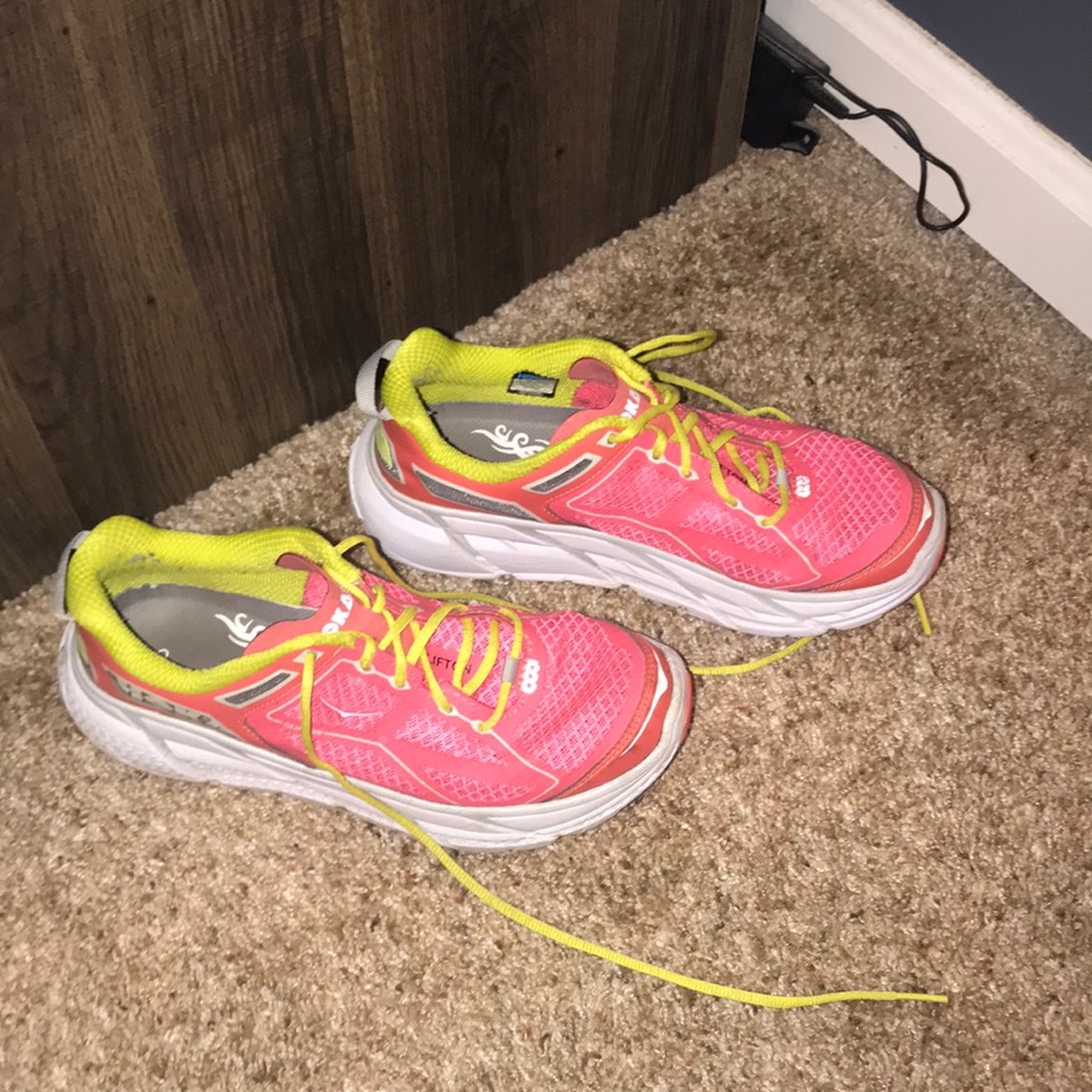7.5 Hoka Shoes